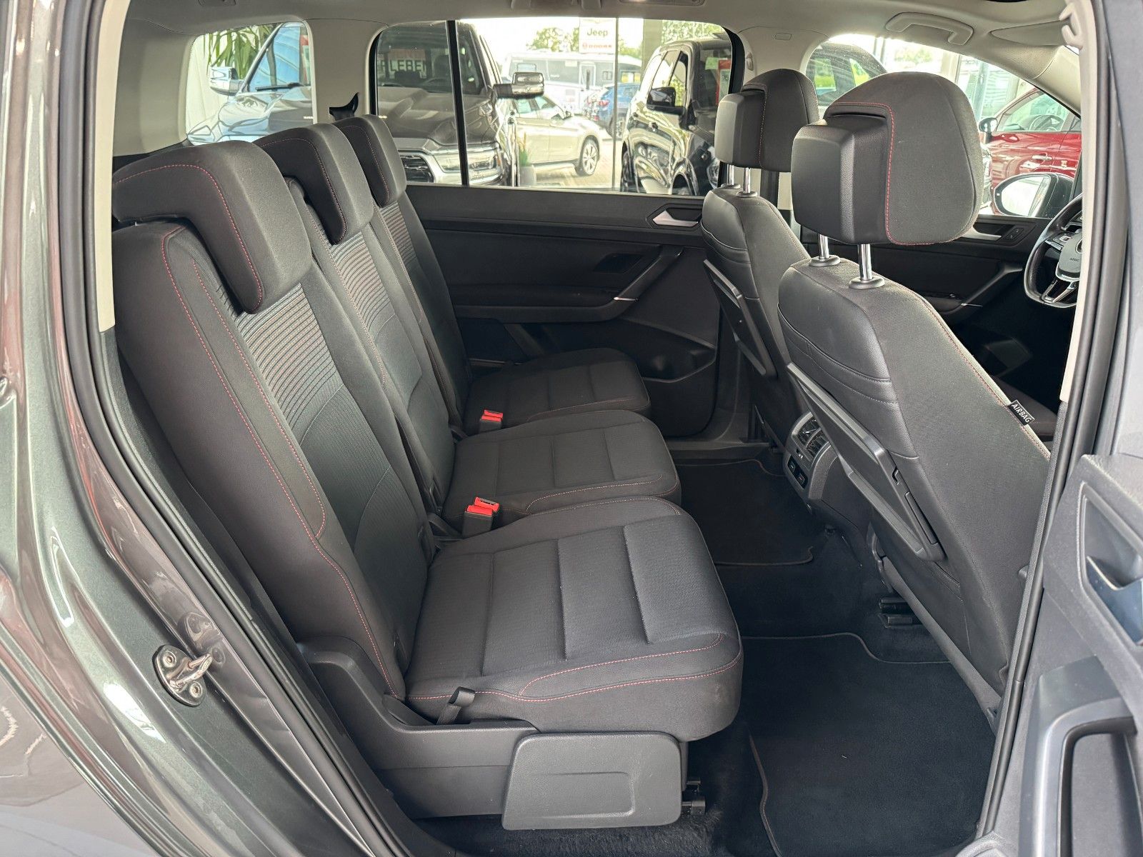 Fahrzeugabbildung Volkswagen Touran 1.4 TSI Automatik Sound "LED Spiegel-P."
