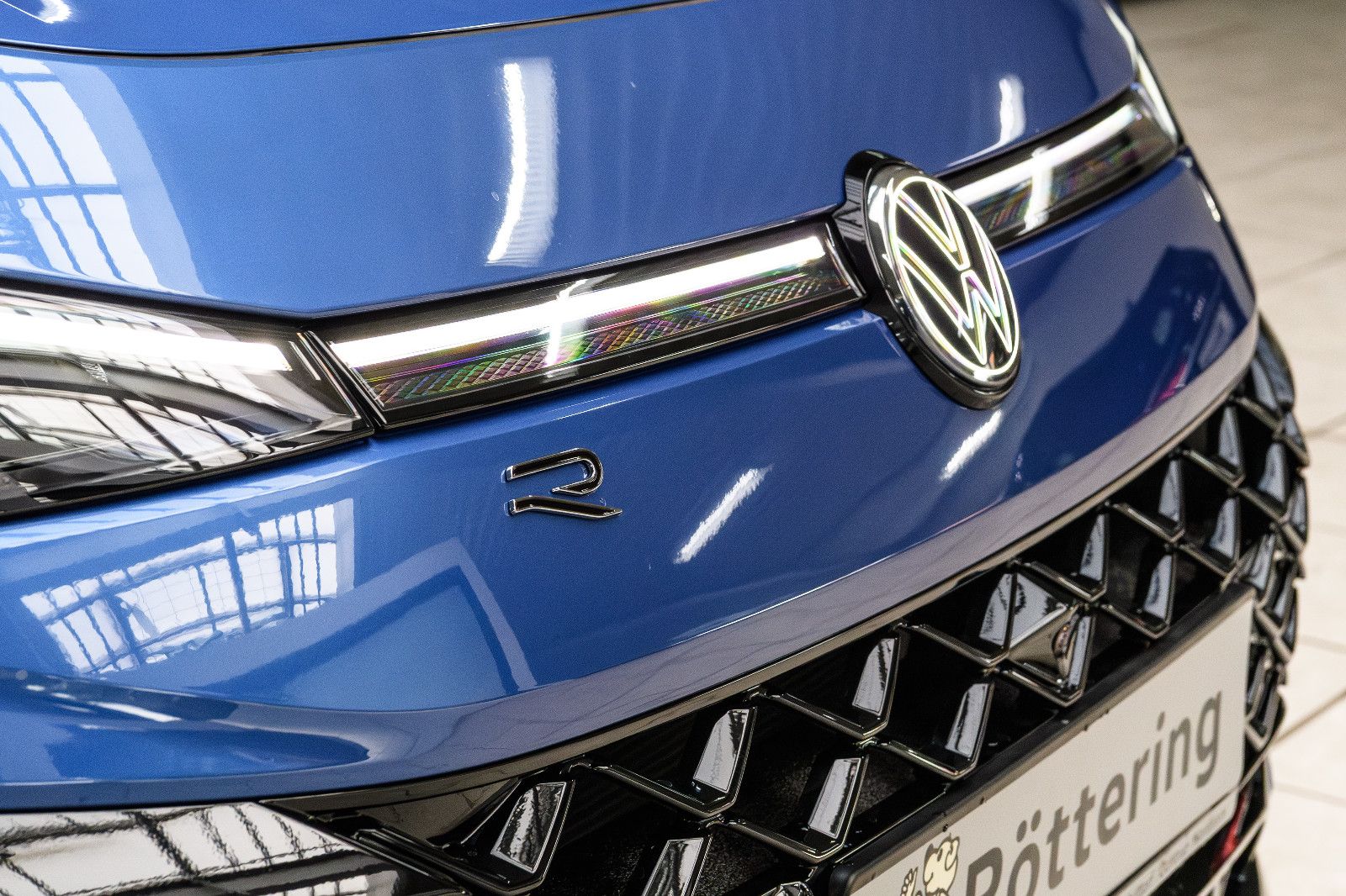 Fahrzeugabbildung Volkswagen T-Roc  1.5l TSI  DSG R-Line Black Style