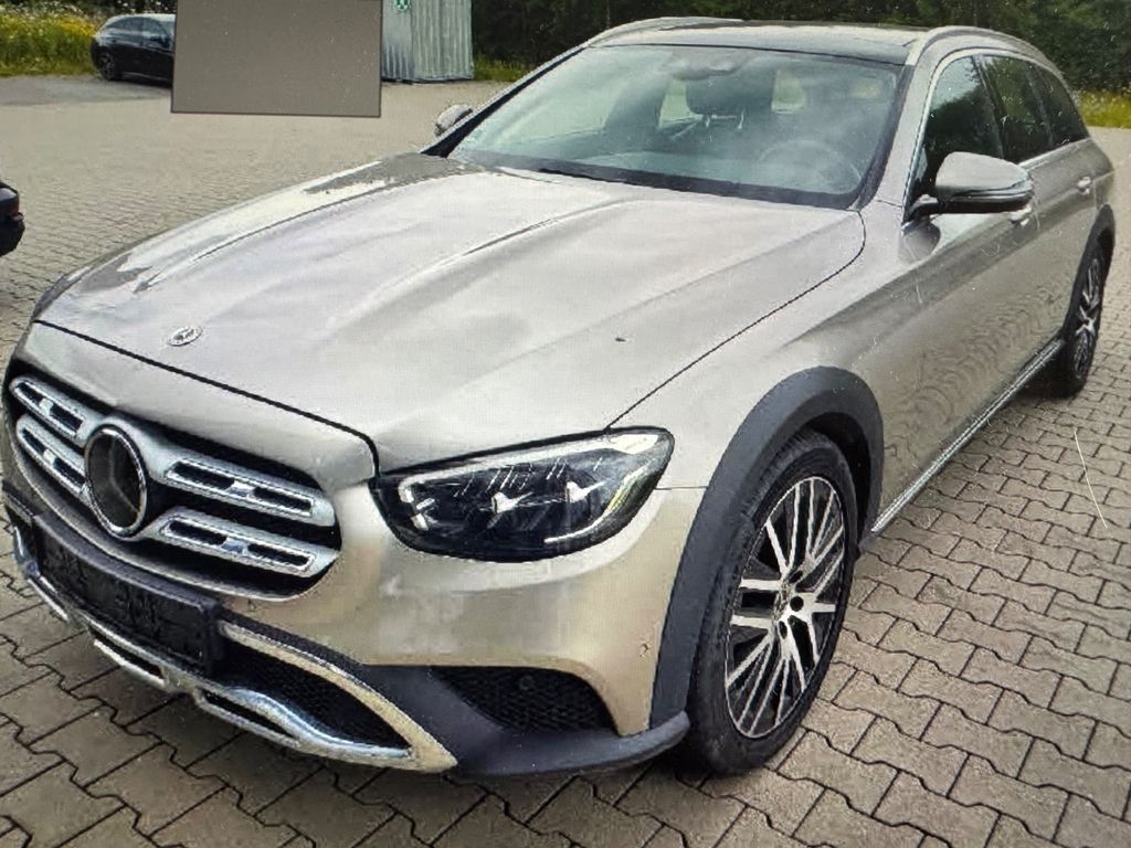 Image of Mercedes-Benz E 220