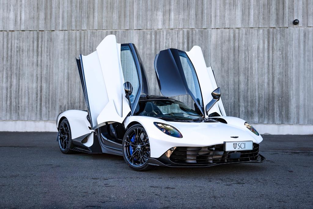 Aston Martin Valhalla