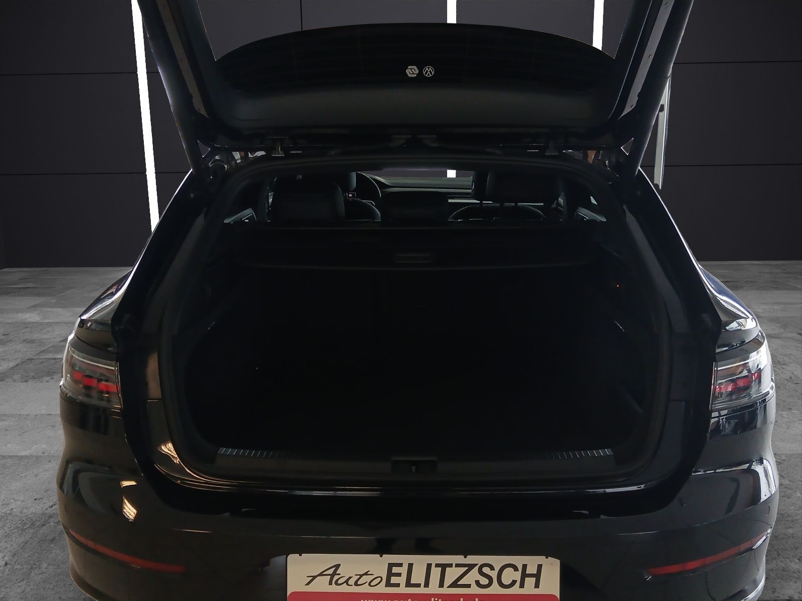Fahrzeugabbildung Volkswagen Arteon SB TDI R-Line DSG Matrix Navi ACC AHK SHZ