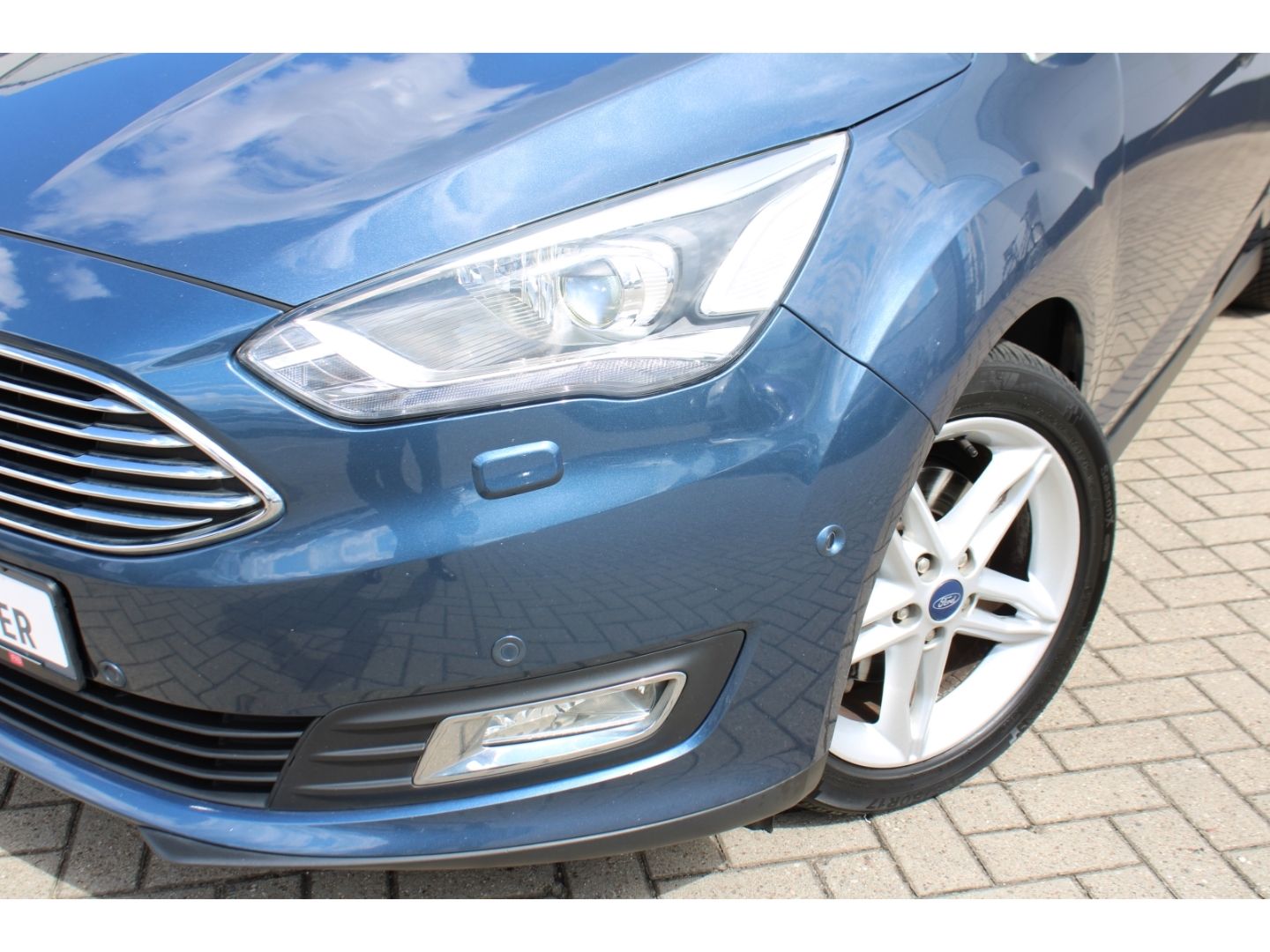 Fahrzeugabbildung Ford Grand C-Max Titanium 7-Sitze Xenon Navi RFK TWA