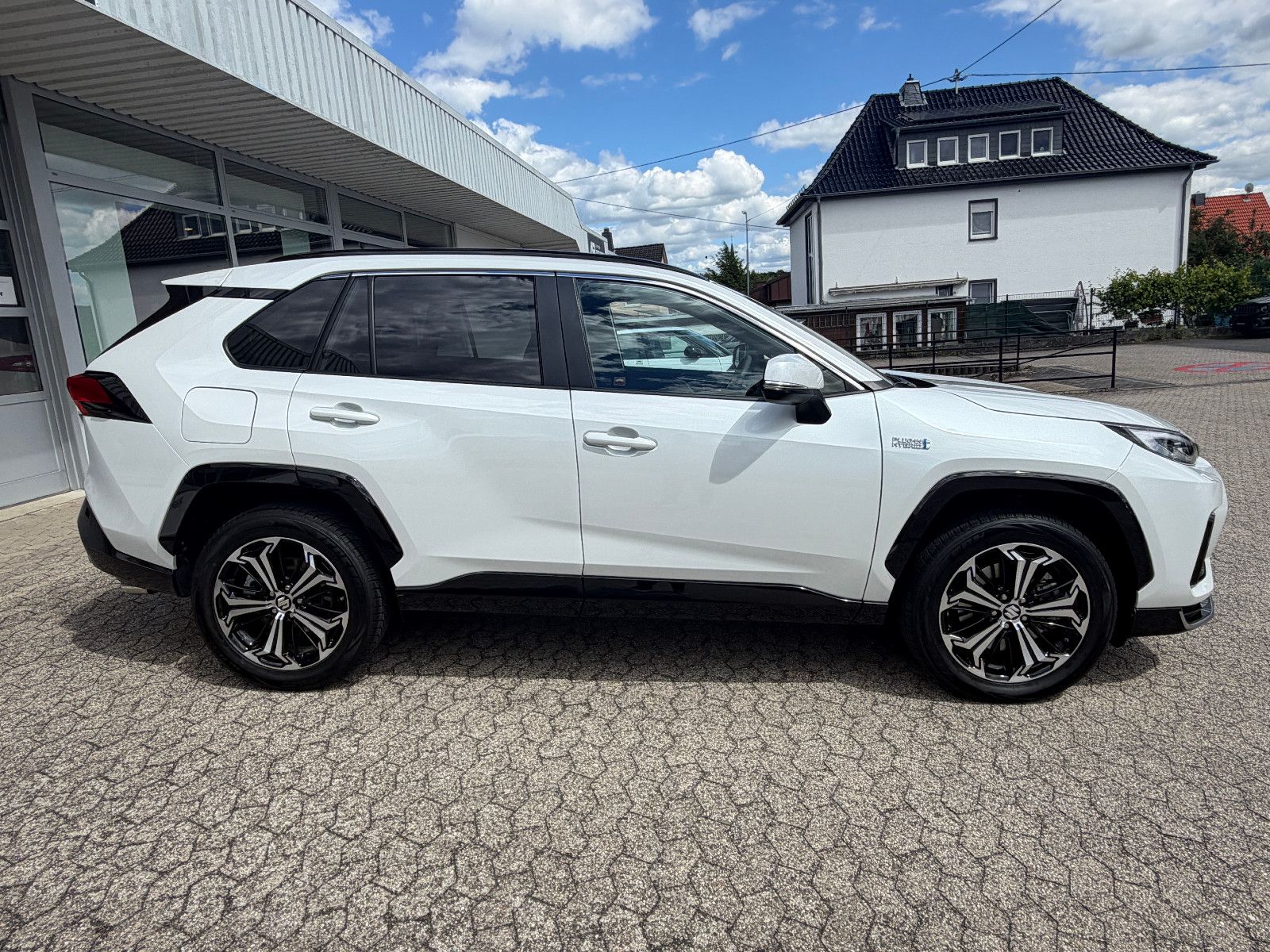 Fahrzeugabbildung Suzuki Across 2.5 Plug-In Hybrid Comfort+ E-Four/ACC/