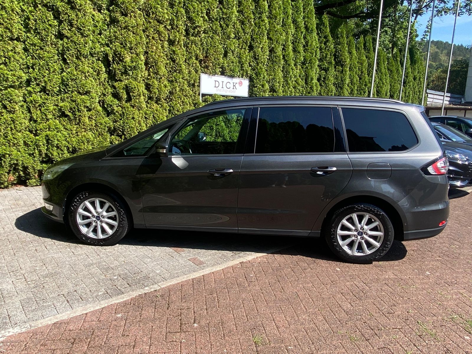 Fahrzeugabbildung Ford Galaxy 2.0 TDCI NAV+SHZ+KAM+AHK+TEMP+DAB+PARK+