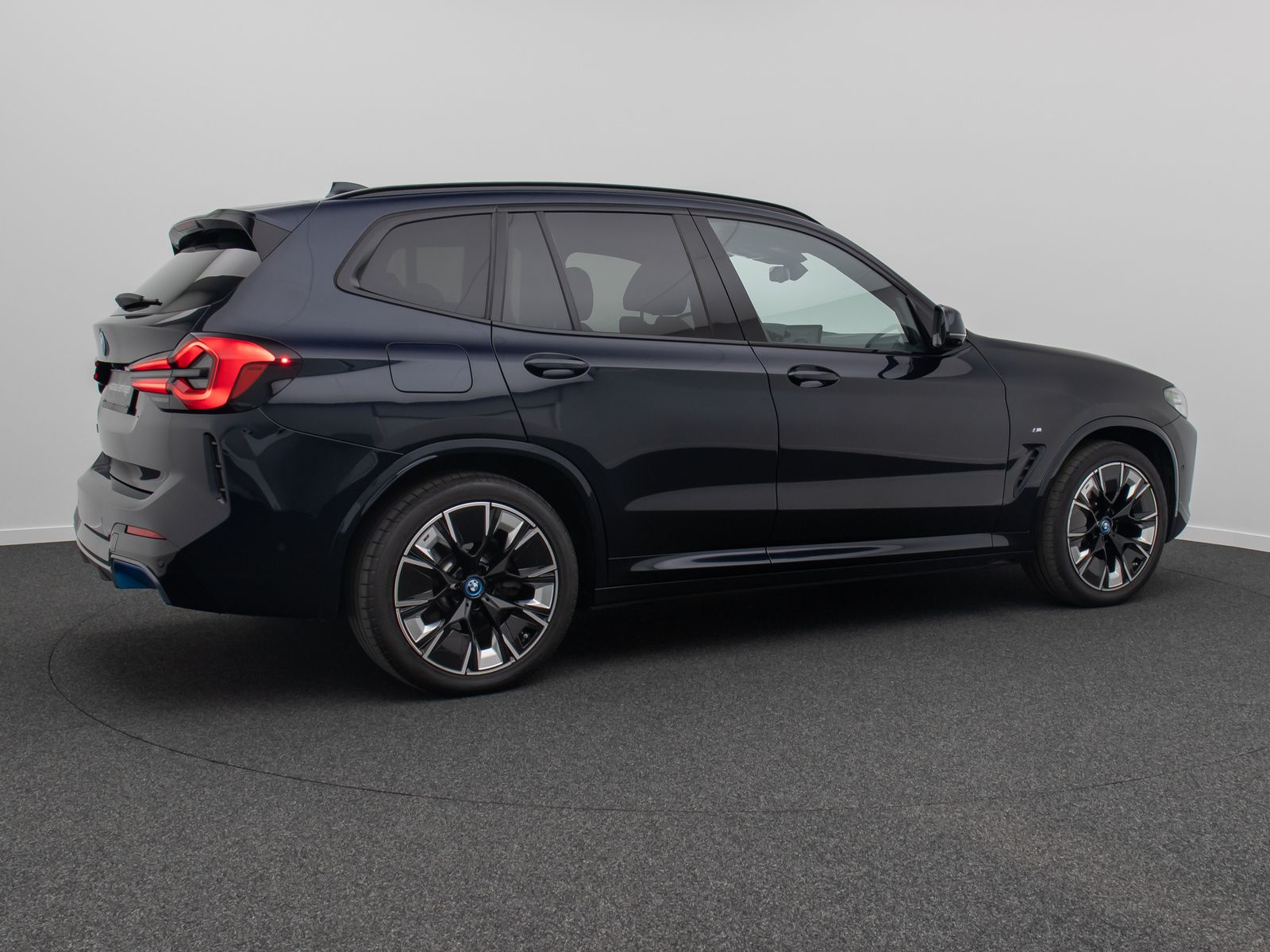 Fahrzeugabbildung BMW iX3 M Sport IMPRESSIVE DAB 360°H/K HUD Panorama