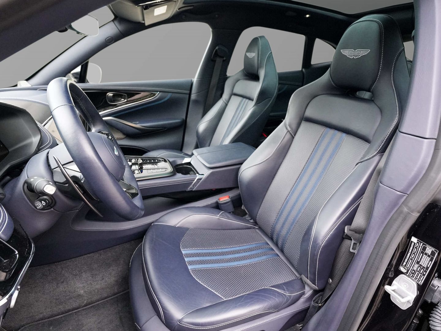 Aston Martin DBX 707 Ultramarine Black / Dark Knight foto 20