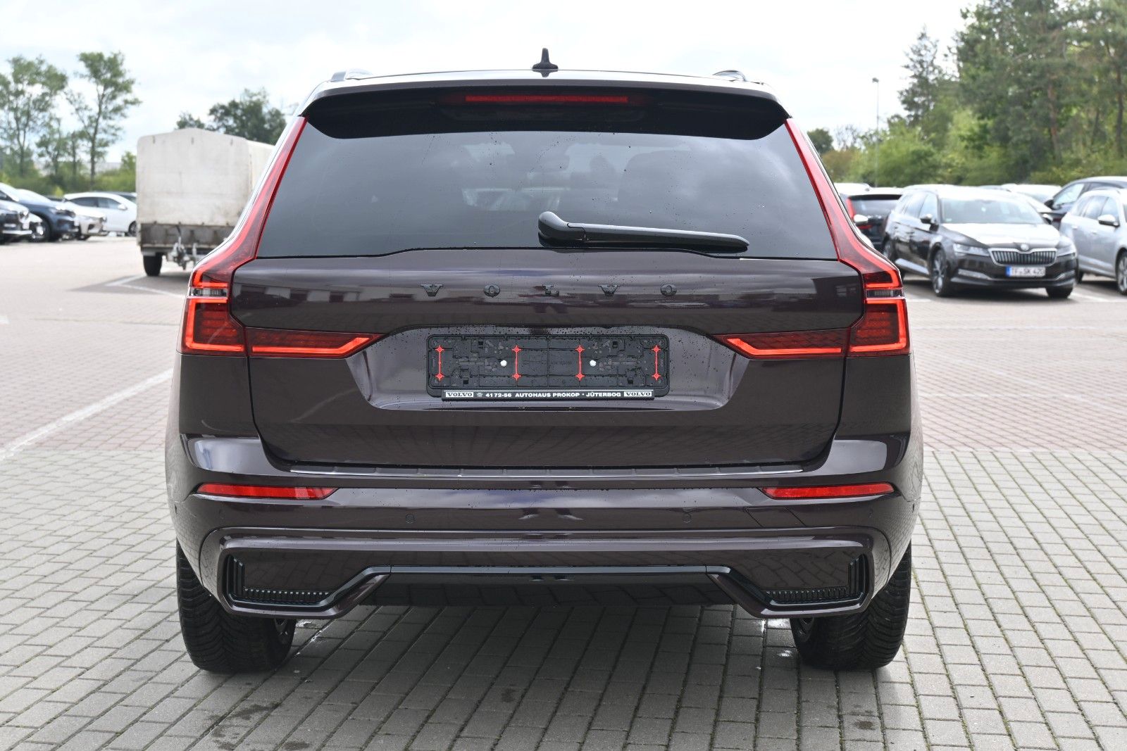 Fahrzeugabbildung Volvo XC60 B5 AWD Plus Dark*FSHZG*360°*ACC*AHK