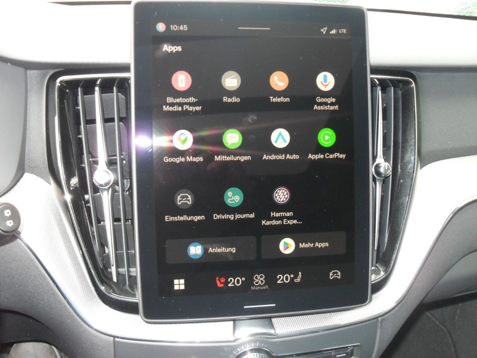 Fahrzeugabbildung Volvo XC 60 B5 Plus Black Edition AWD