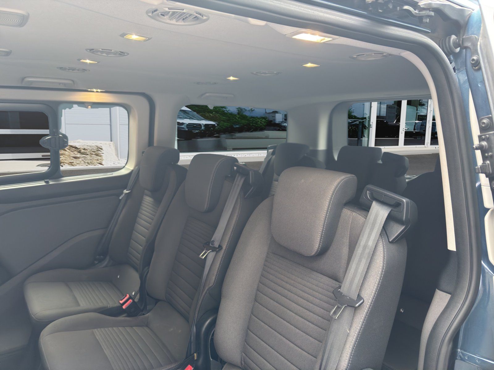 Fahrzeugabbildung Ford Tourneo Custom 2.0 TDi 320 L1 Titanium