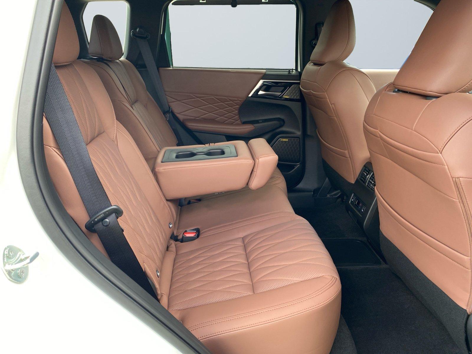 Mitsubishi Outlander Top Luxury 2.4 PHEV ACC+PDC+STH+PANO