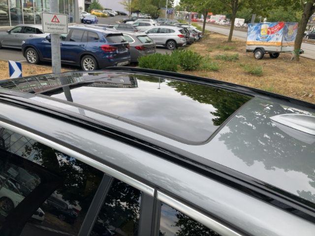 BMW X3 xDrive 20i HUD StandHZG El. Panodach Panorama foto 14