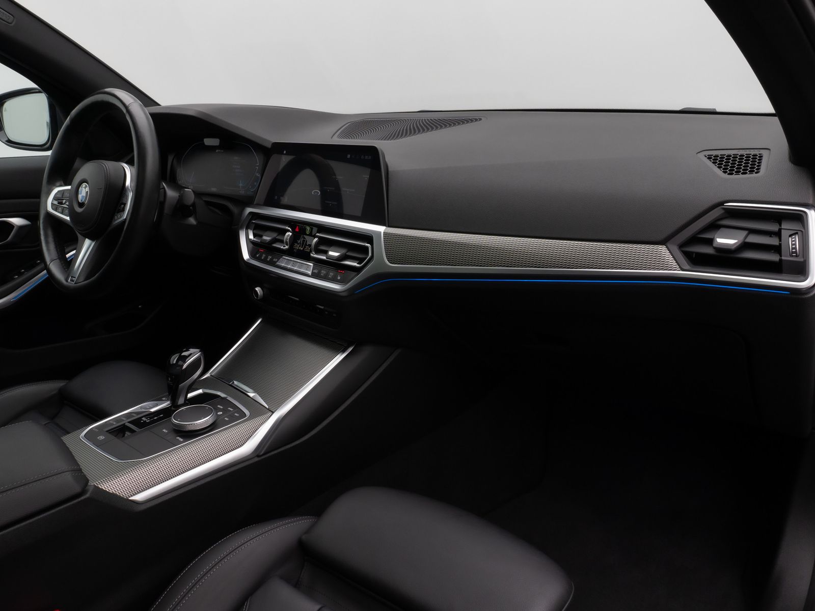 Fahrzeugabbildung BMW 330e xD M Sport Laser Glasdach PDC HUD DAB HiFi