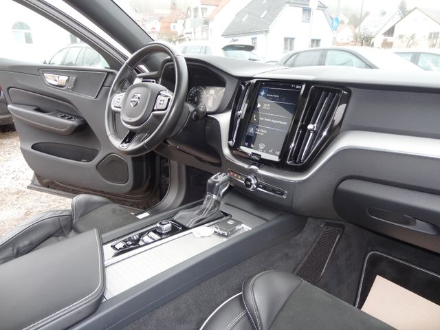 Fahrzeugabbildung Volvo XC 60 R Design AWD/Pano/Kamera/Virtual/1.Hand/