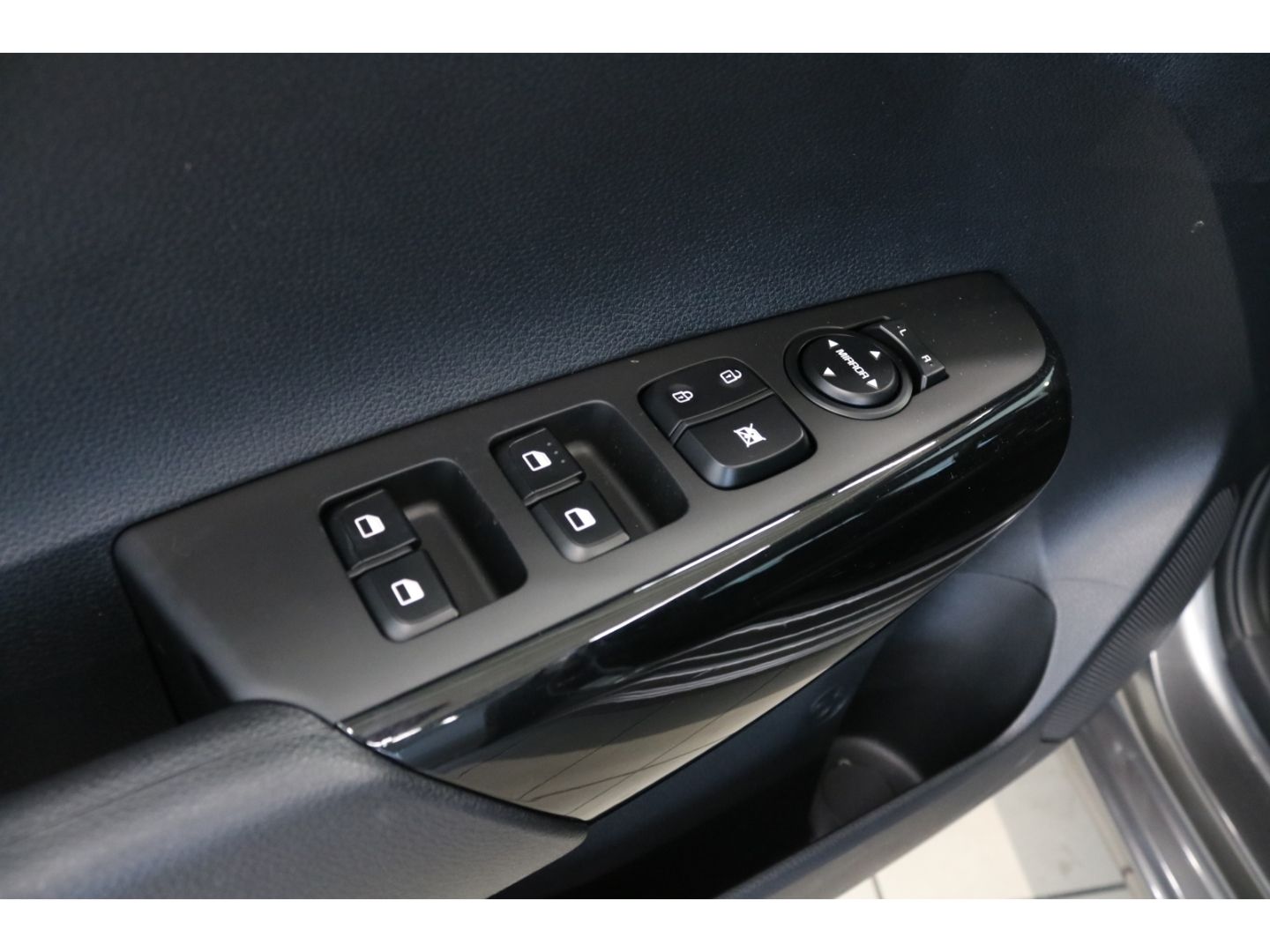 Fahrzeugabbildung Kia Picanto Vision 1.0 DAB Navi Kamera PDC