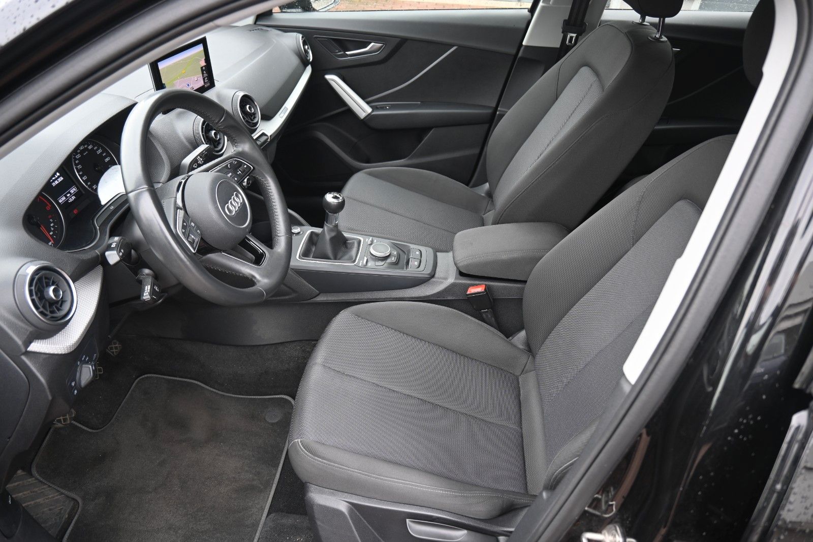 Fahrzeugabbildung Audi Q2 30 1.0 TFSI PDC*RFK*SHZG*LED*Allwetter*