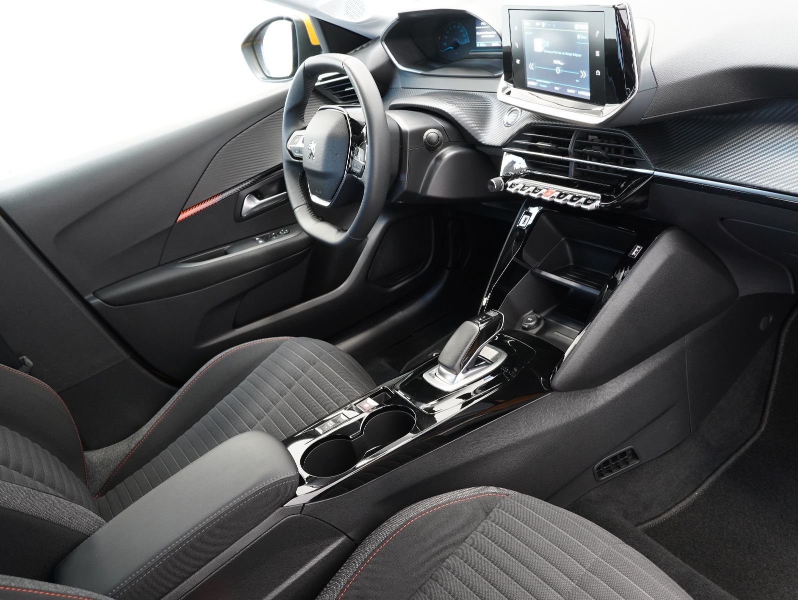 Fahrzeugabbildung Peugeot e-208 Active 50KWH/11KW/WÄRMEPUMPE/SOH