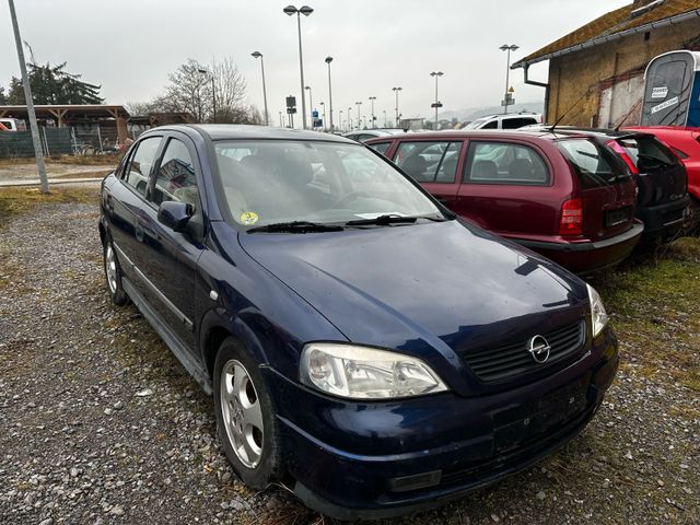 Opel Astra D