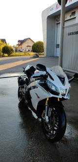 Aprilia RSV 4 APRC mit umfangreichem Zubehör - APRILIA 2011 RSV4