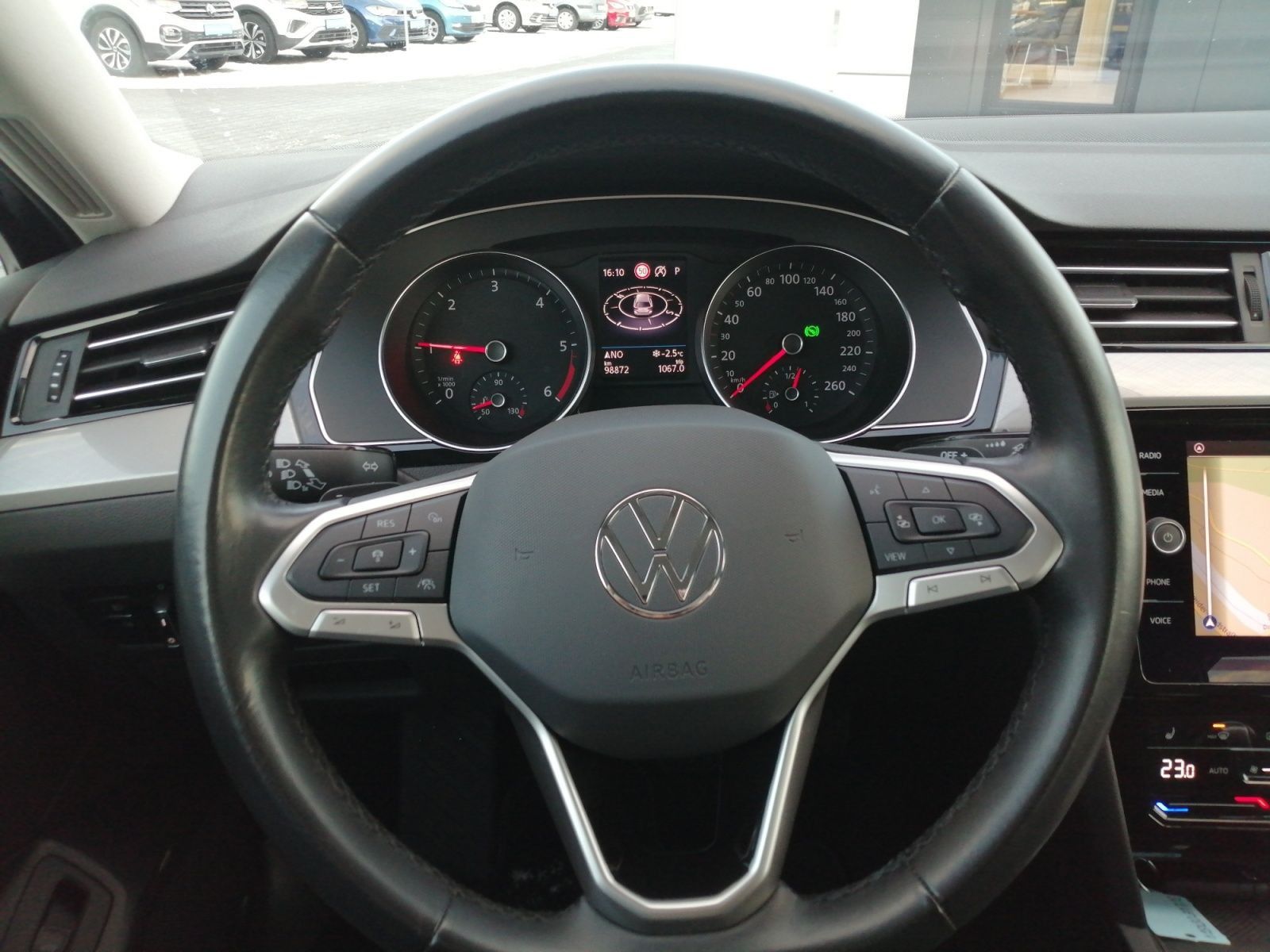 Volkswagen Passat Variant - Bild 12