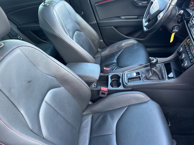 Fahrzeugabbildung Seat Leon ST FR+Leder+Navi+Panoramadach+CarPlay+BT