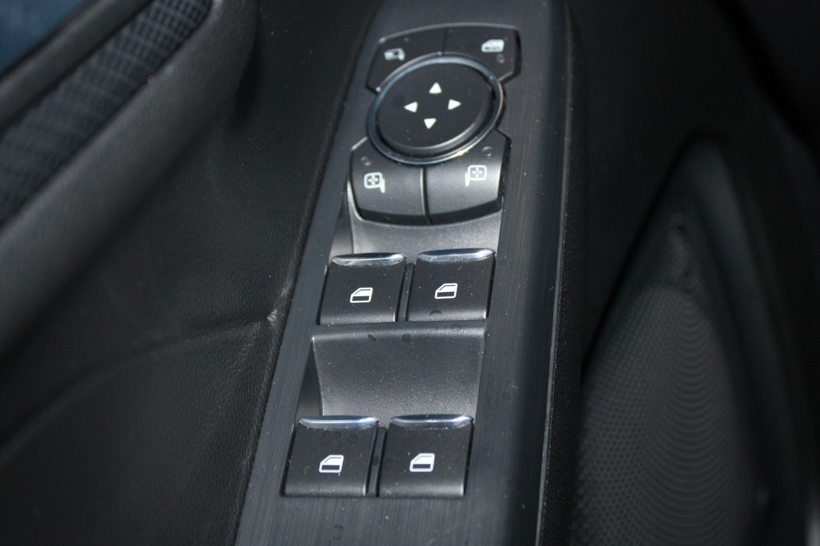 Fahrzeugabbildung Ford Kuga 2.5 PHEV ST-Line Aut. NAVI CAM WinterPaket