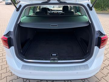 Volkswagen Passat Variant - 11