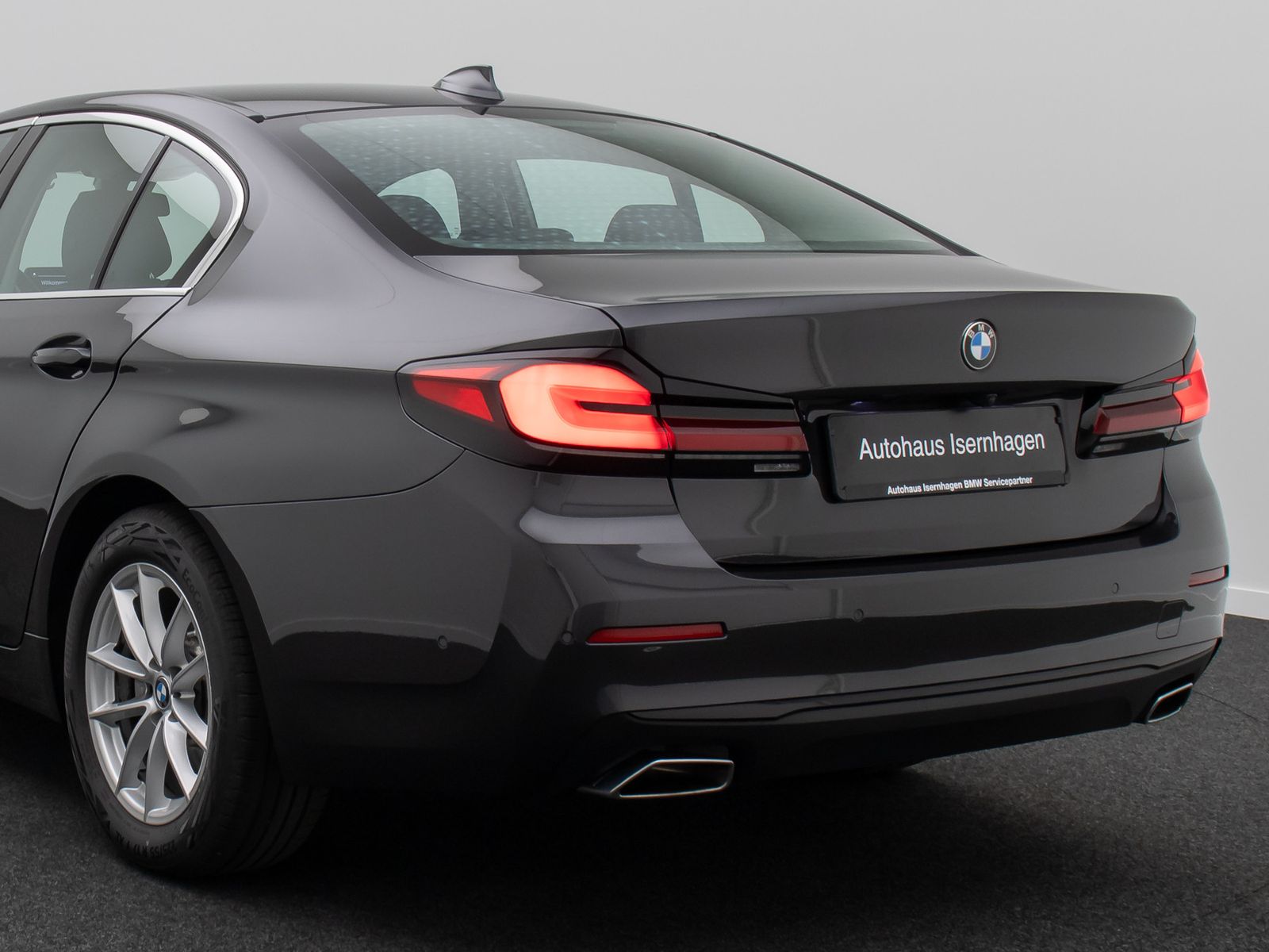 Fahrzeugabbildung BMW 530i DriveAss Alarm DAB Kamera CoickpitPro WLAN