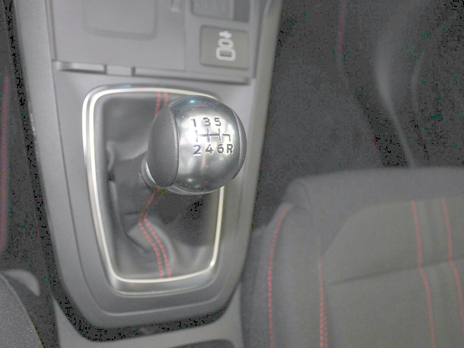 Fahrzeugabbildung Ford Puma ST-Line