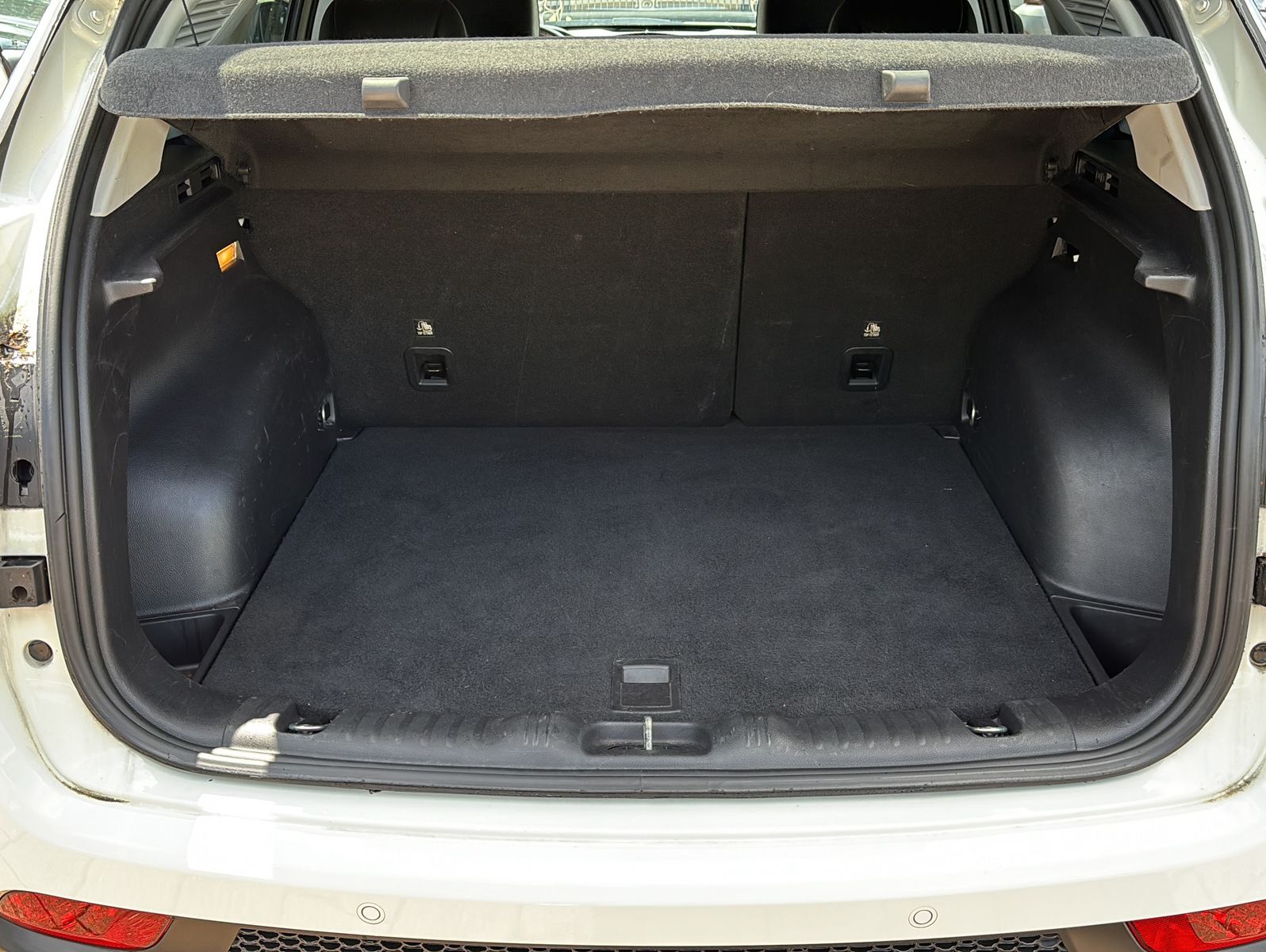 Fahrzeugabbildung Jeep Compass 1.3 T-GDI I4 LIMITED DCT 150 PS