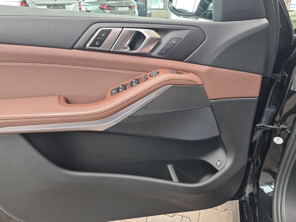 BMW X5 xDrive45e M-Sport DAB LED AHK Ambientelicht u