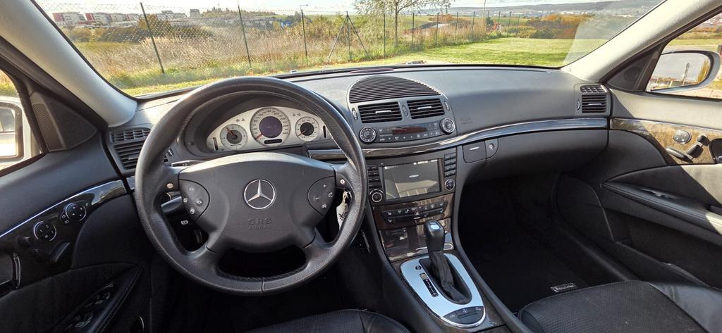 Mercedes-Benz E 55 AMG