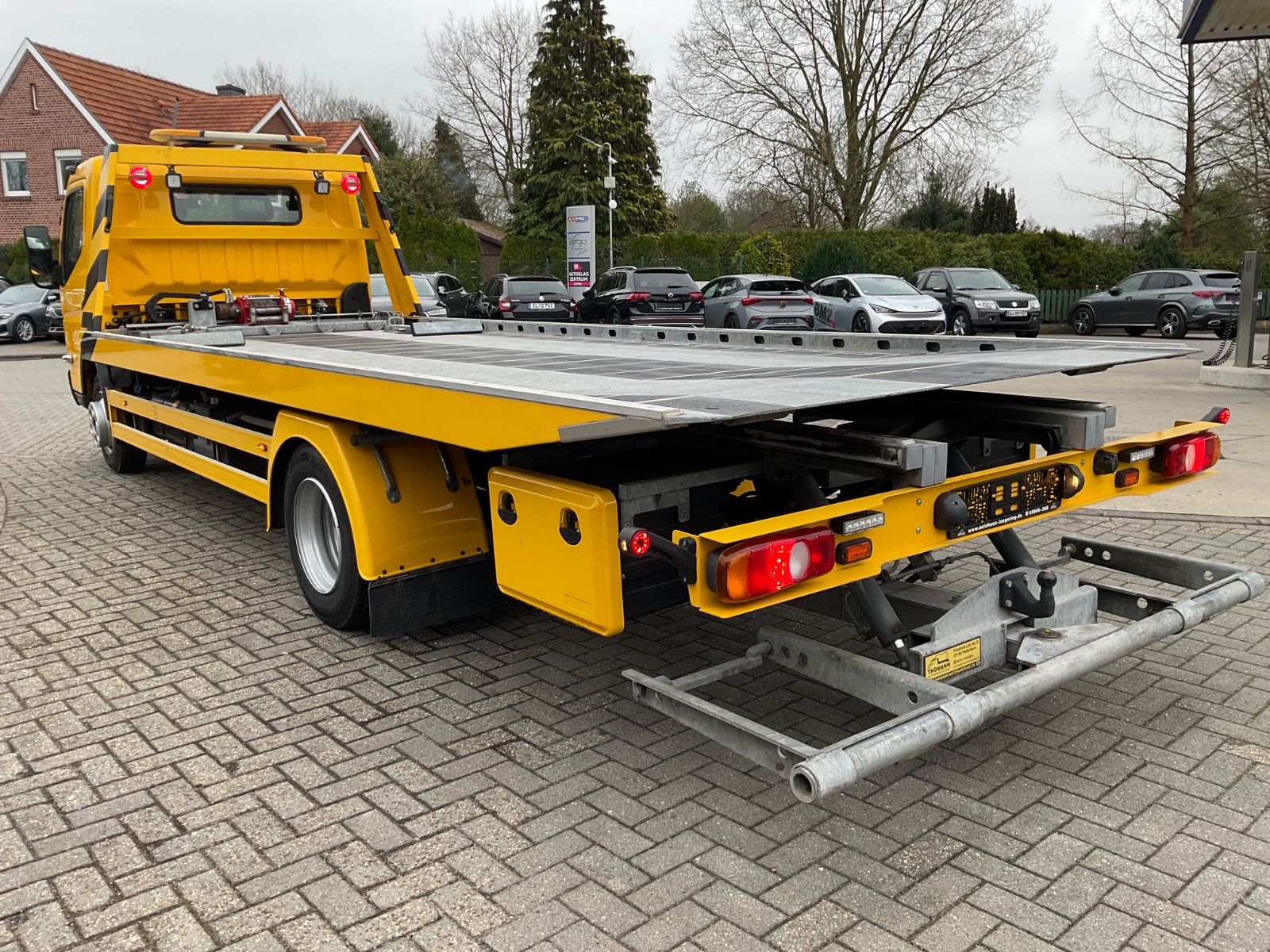 Fahrzeugabbildung Mitsubishi Fuso Canter,Abschleppbrille,Fahrzeugplateau
