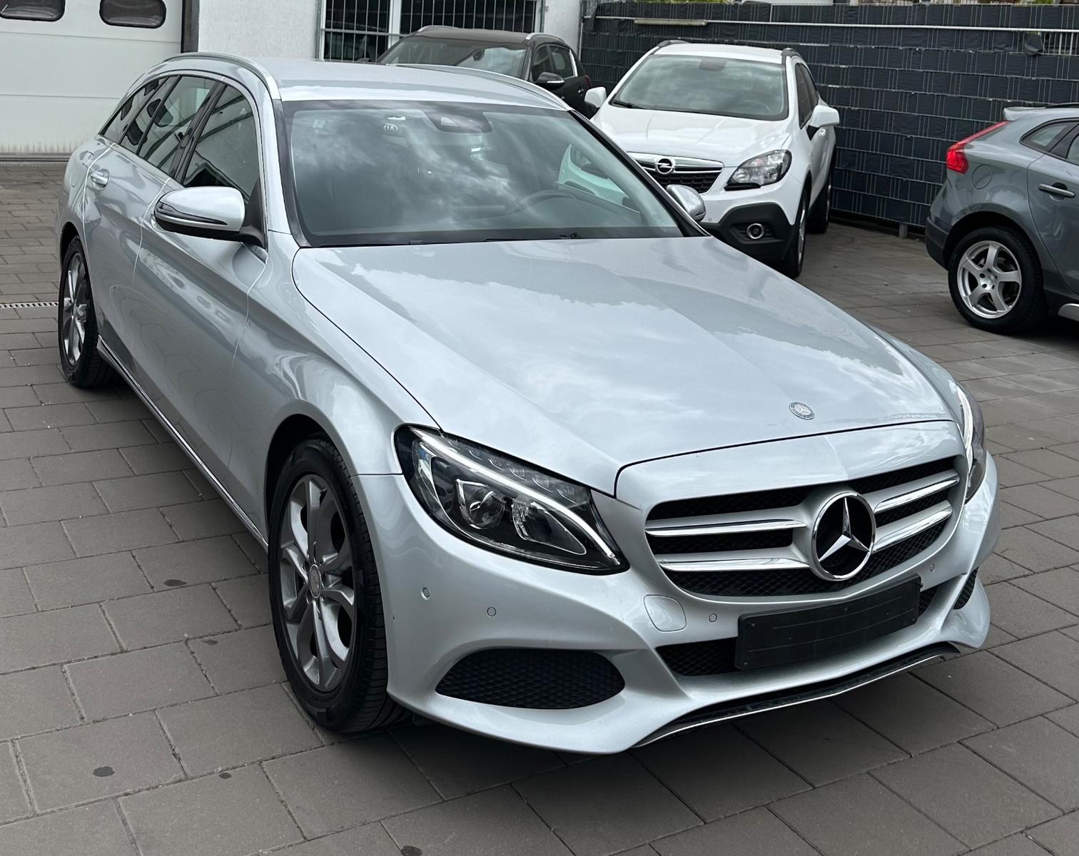 Mercedes-Benz C 180 T CGI *TEILLEDER*INSPEK. NEU*