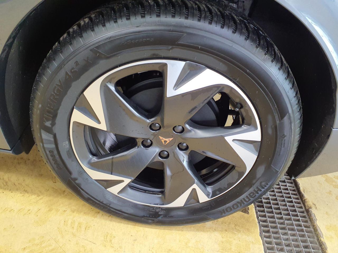 Cupra Tavascan - Bild 7