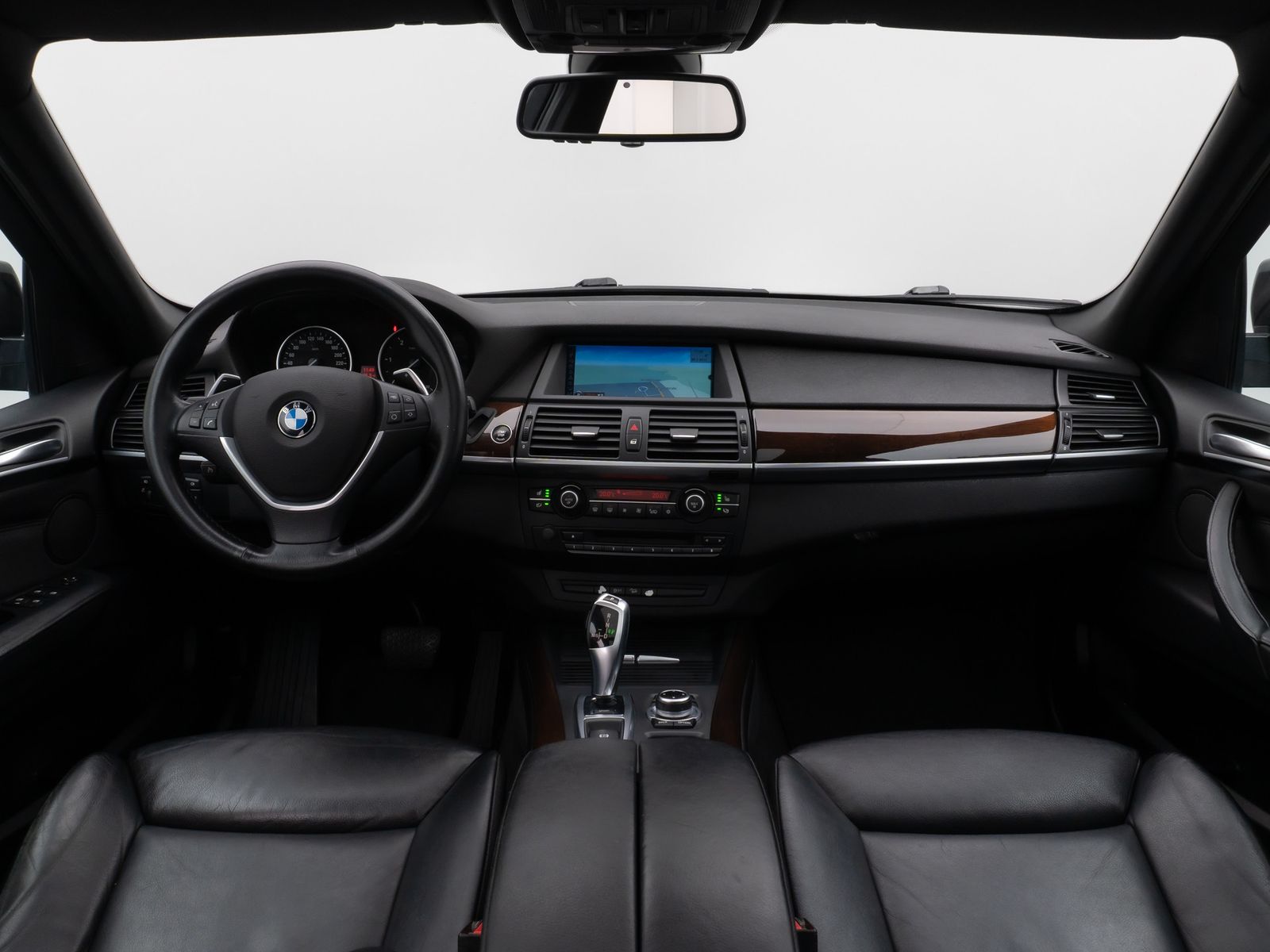 Fahrzeugabbildung BMW X5 xD40d  Sport Panorama Kamera HUD HiFi SoftCL