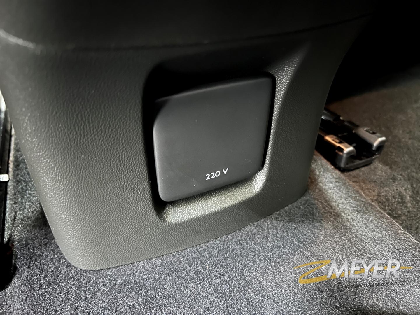 Opel Grandland X Ultimate 1.2 MT6 AHK PDC SHZ LHZ AGR