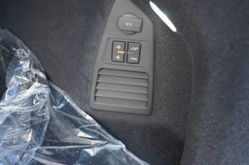 Fahrzeugabbildung Volkswagen Touareg R-Line 4Motion Black Style NETTO EXPORT