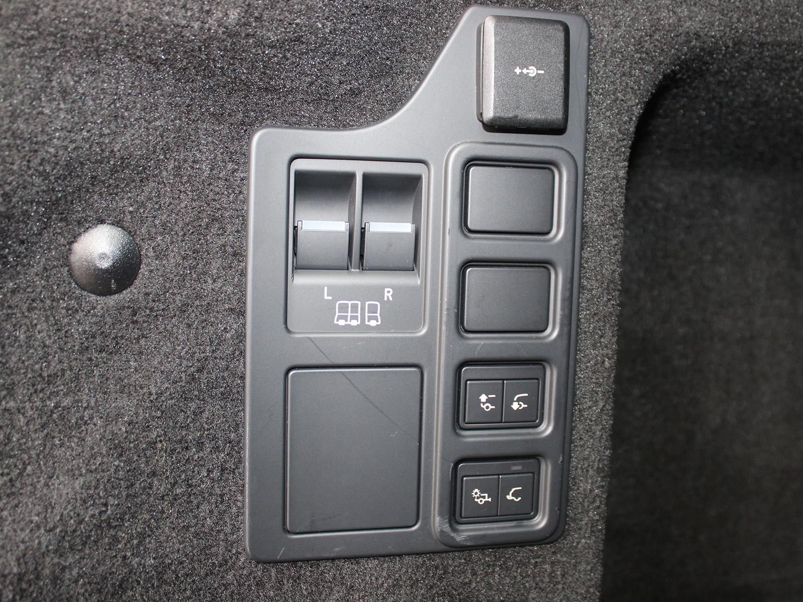 Fahrzeugabbildung Land Rover Land Rover Discovery D300 AWD R-Dynamic SE