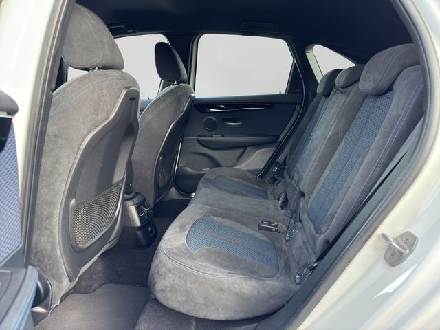 Fahrzeugabbildung BMW 220i Active Tourer M Sport+M Fahrwerk+LED+Navi