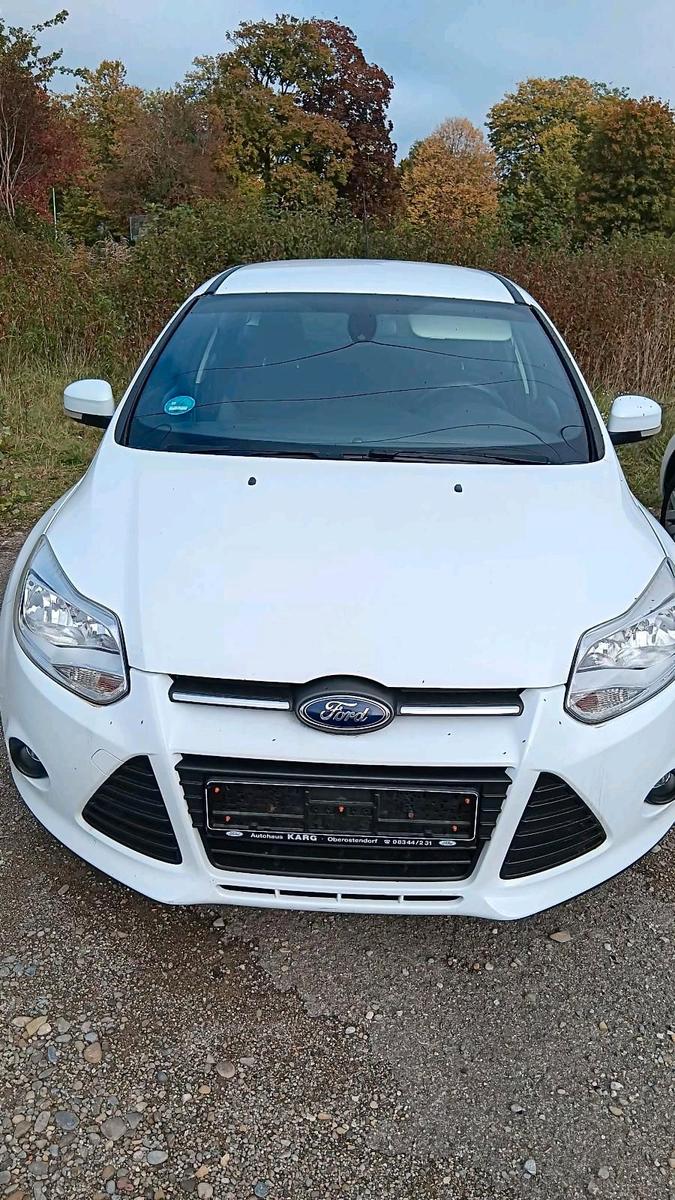 Ford Focus 2013 — rear view