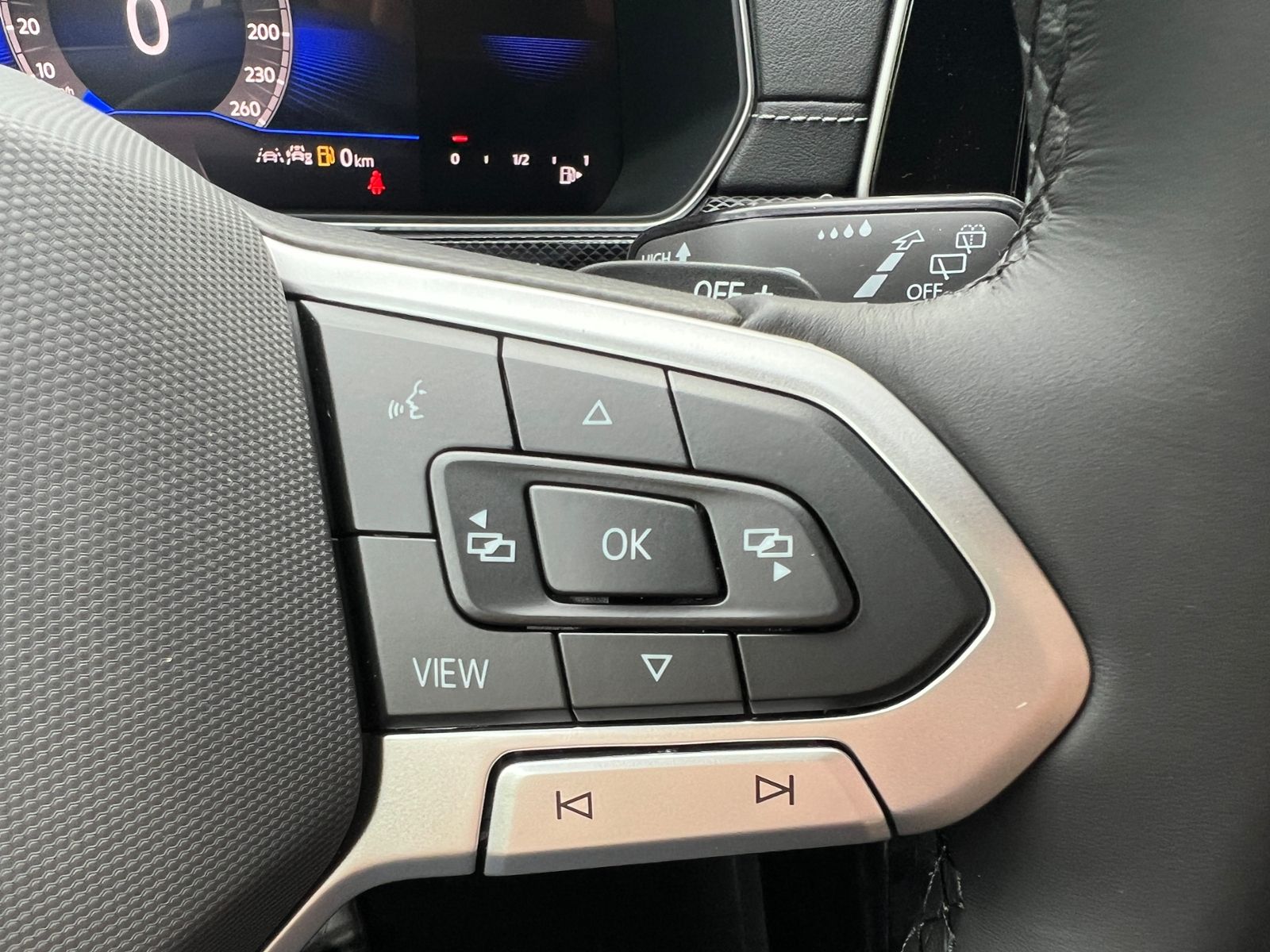 Fahrzeugabbildung Volkswagen T-Cross R-Line 1.5 TSI DSG *AHK, IQ.LIGHT, ACC,
