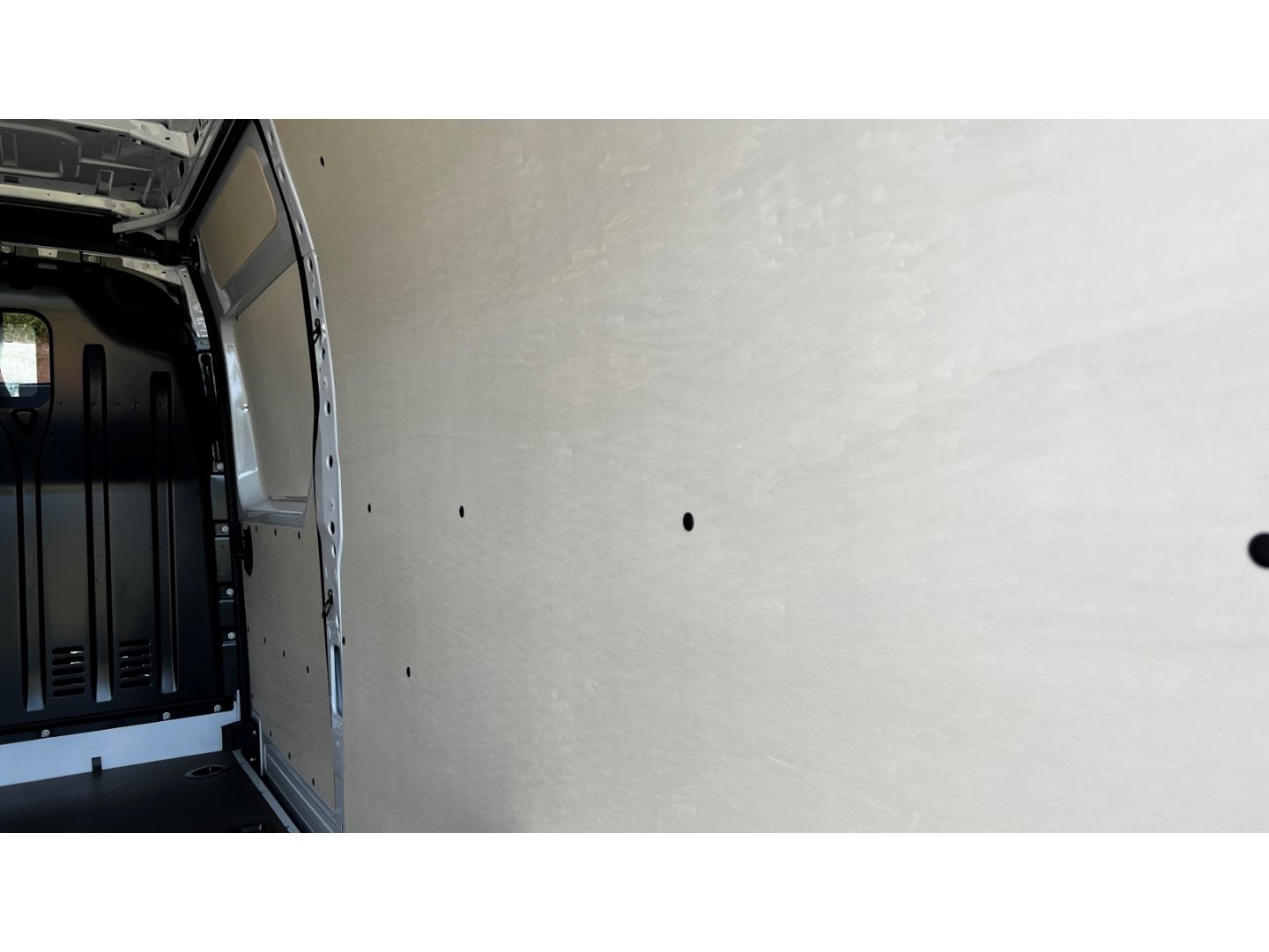 Fahrzeugabbildung Renault Master Kasten L3H2 HKa 3,5t 3 AHK Totwinkelassis