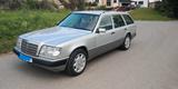 Mercedes-Benz E 220 T-Modell  H-Kennzeichen - Mercedes-Benz E 220 mit Benzin-Antrieb: Kombi