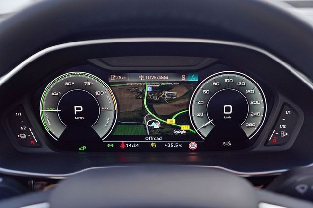 Q3 45 TFSI e NAVI+ VIRTUAL COCKPIT