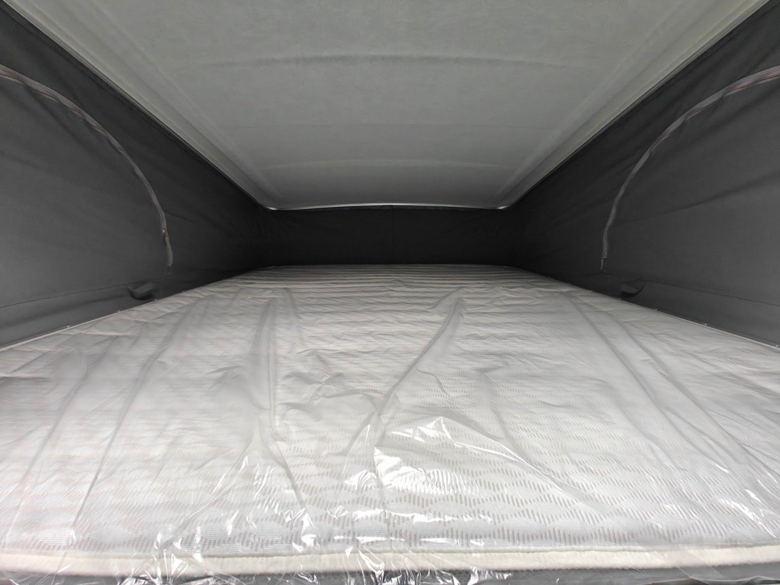 Fahrzeugabbildung HYMER / ERIBA / HYMERCAR Feeling 425 Schlafdach - JETZT 6.464€ SPAREN !!!