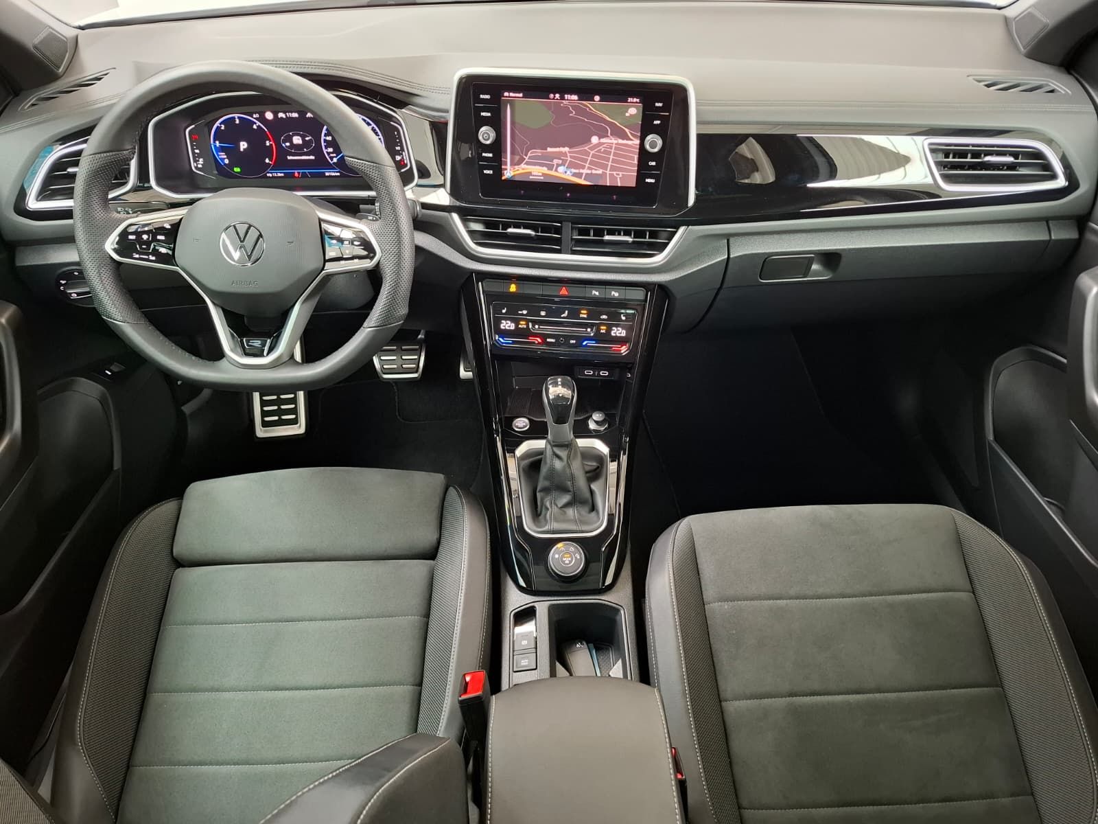 Fahrzeugabbildung Volkswagen T-Roc R-Line 2,0 TDI DSG 4Motion + IQ.Drive+Navi