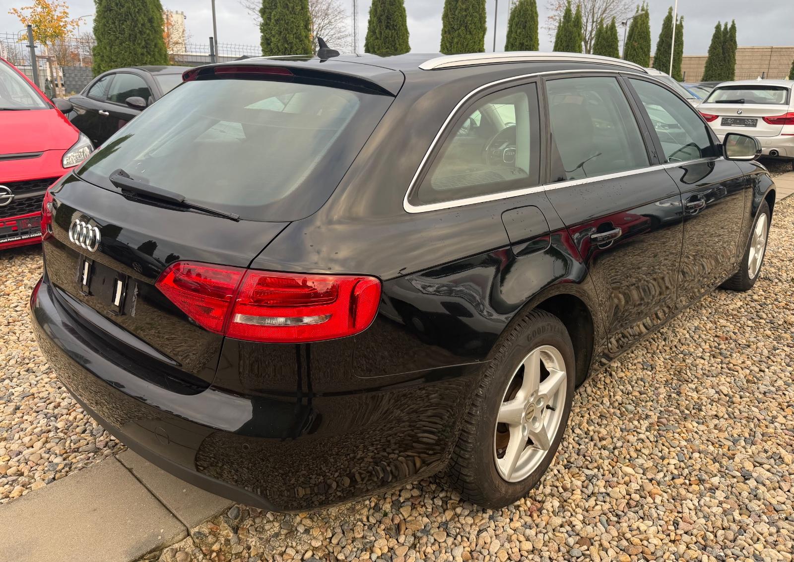Audi A4 2009 — photo 8