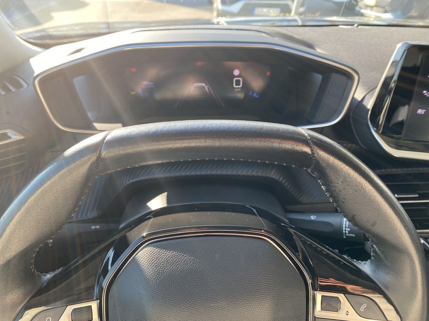 Fahrzeugabbildung Peugeot 2008 Allure 1.2 PureTech 130 EU6d