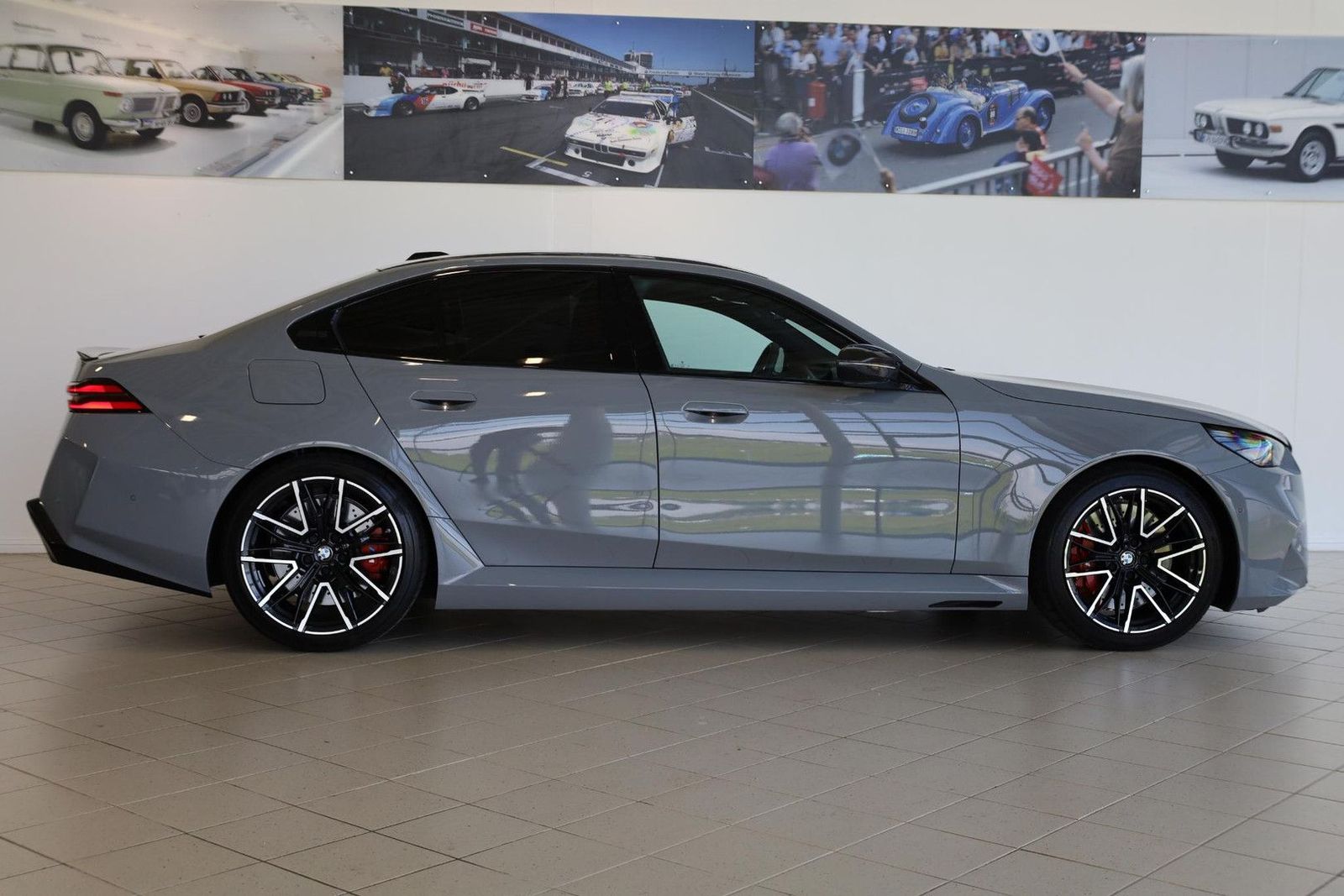 BMW M5 Sedan | Carbon Exterieurpakket | Driving + Pa imagem 3