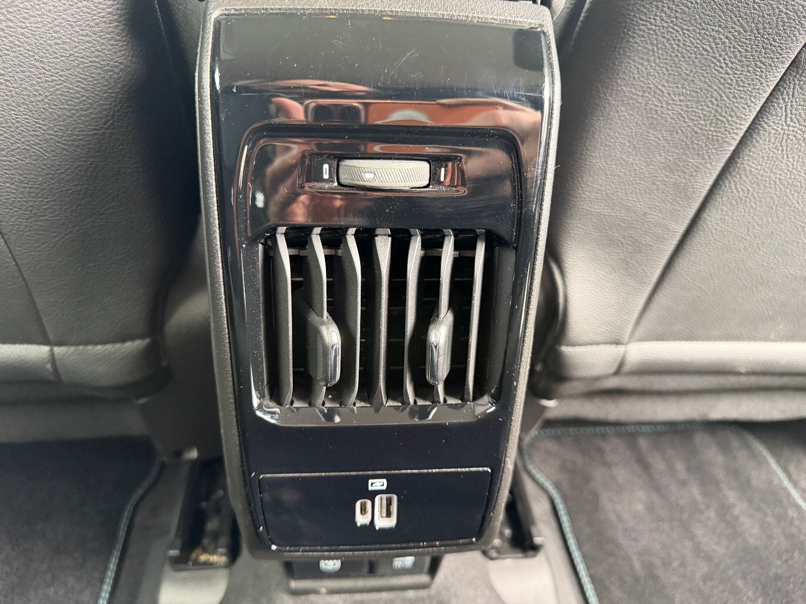 Fahrzeugabbildung Jeep Compass Upland/ALIPINE-SOUND/360°KAM/CARPLAY